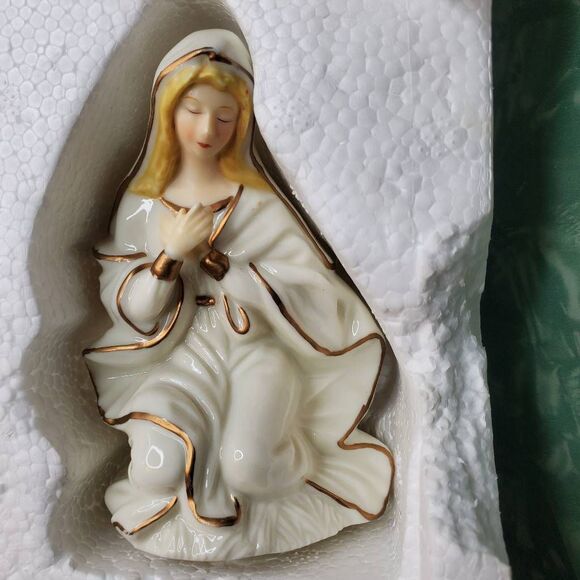 Vintage Dillard's Trimmings set of 10 hand-painted porcelain nativity figures wi - Picture 4 of 11